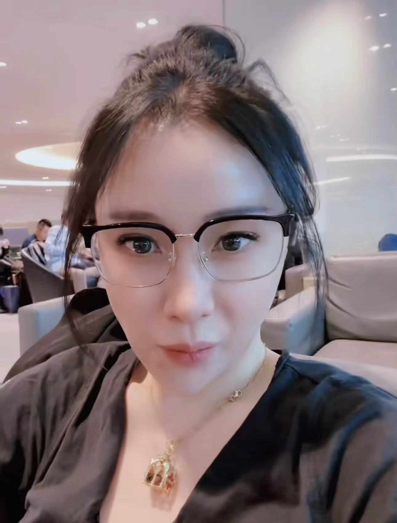 姚芊羽出席活动视频 (姚芊羽夏威夷)