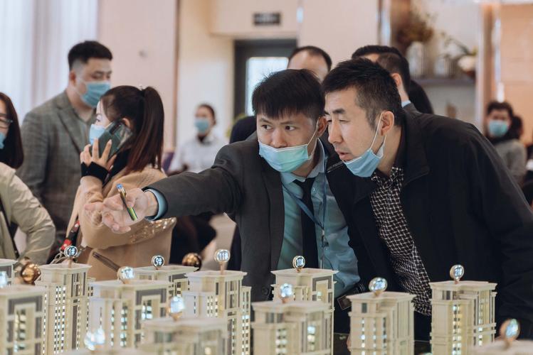 买得起的东西变贵买不起的变便宜,买得起贵的东西却不开心