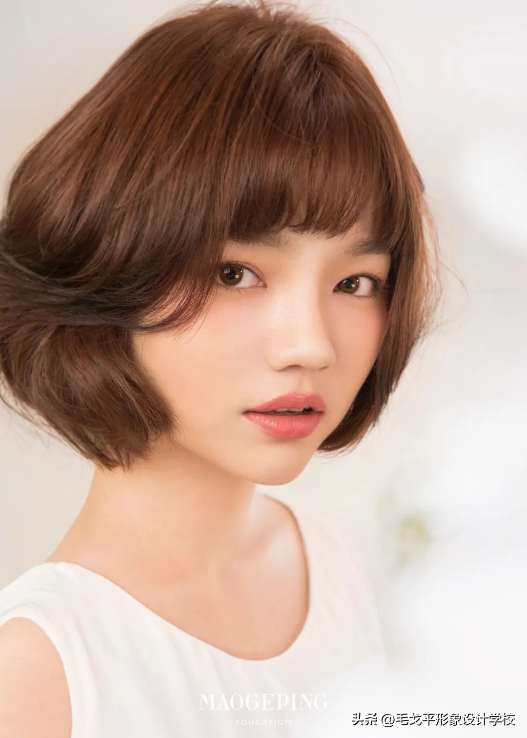 新手也能掌握的五步眼妆教程,干净又简单新手必学的眼妆教程