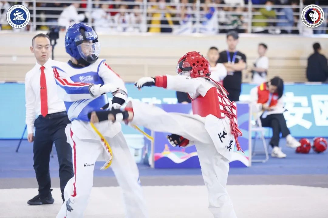 跆拳道小孩夺冠喜报,跆拳道馆比赛获奖喜报模板