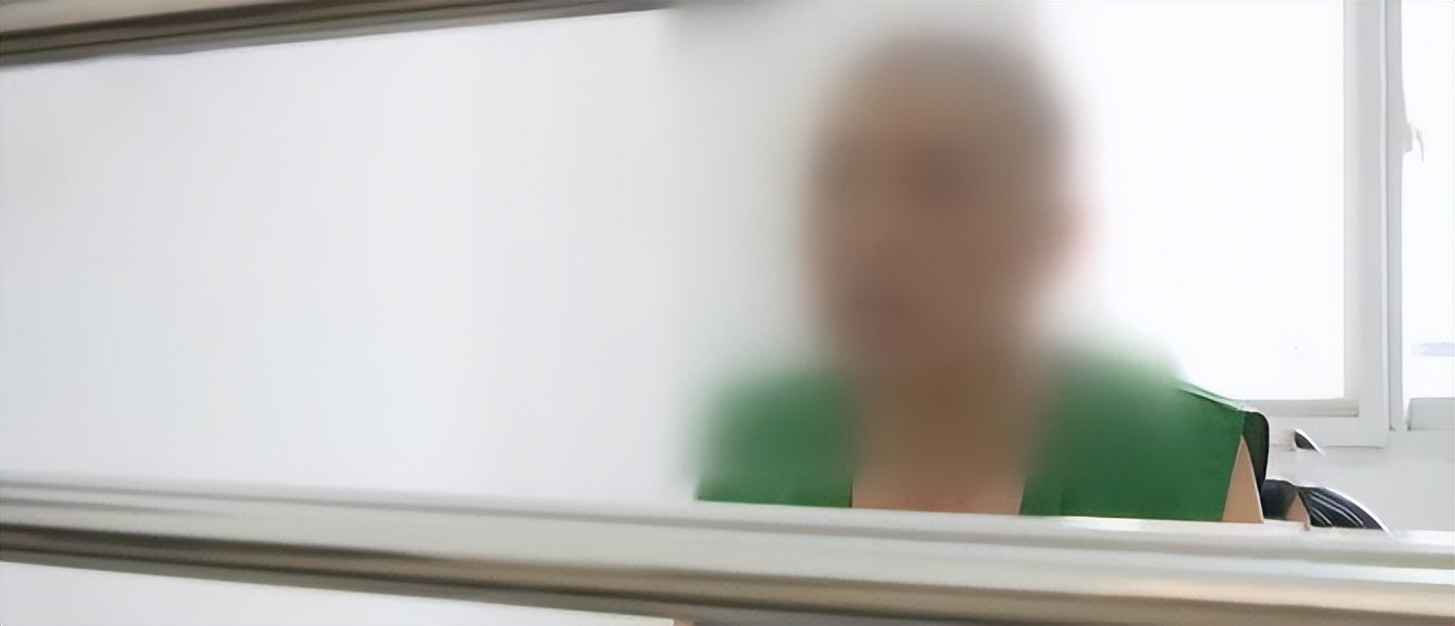 2018年湖北废弃养鸡场泥土变白,湖北养鸡场附近土呈白色