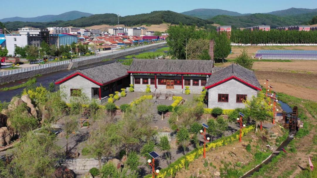 相见恨晚这首歌完整版,原汁原味古色古香的一座小城