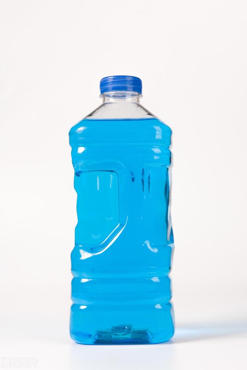 涨知识:汽车所用的玻璃水,为什么是蓝色的?