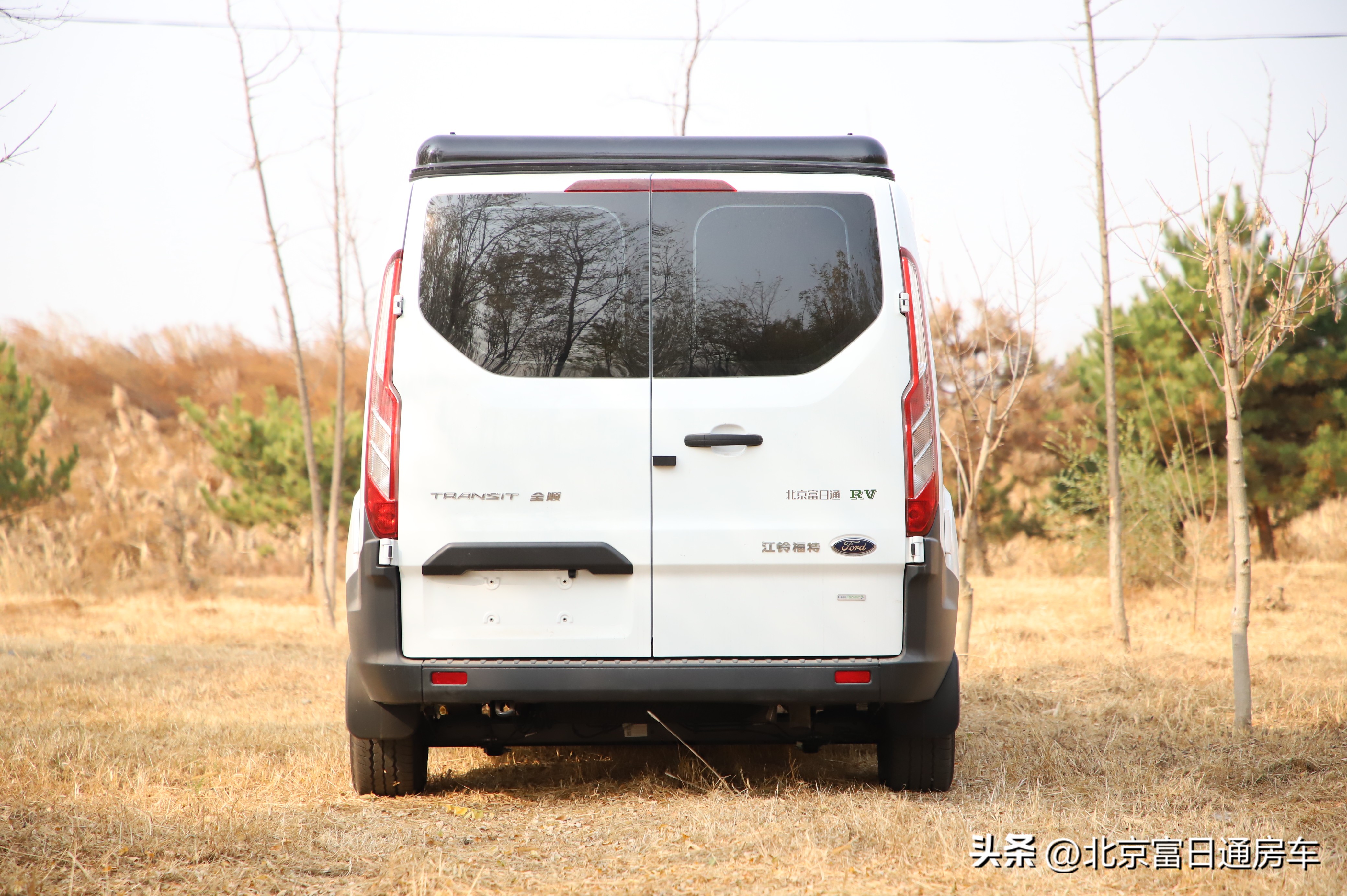 自带全封闭帐篷越野房车,模块化露营房车车长4米重500