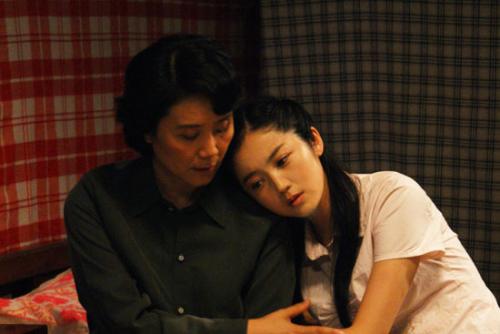 弃婴考上博士亲父母带五十万认亲,湖北夫妻捡到弃婴24年博士归来