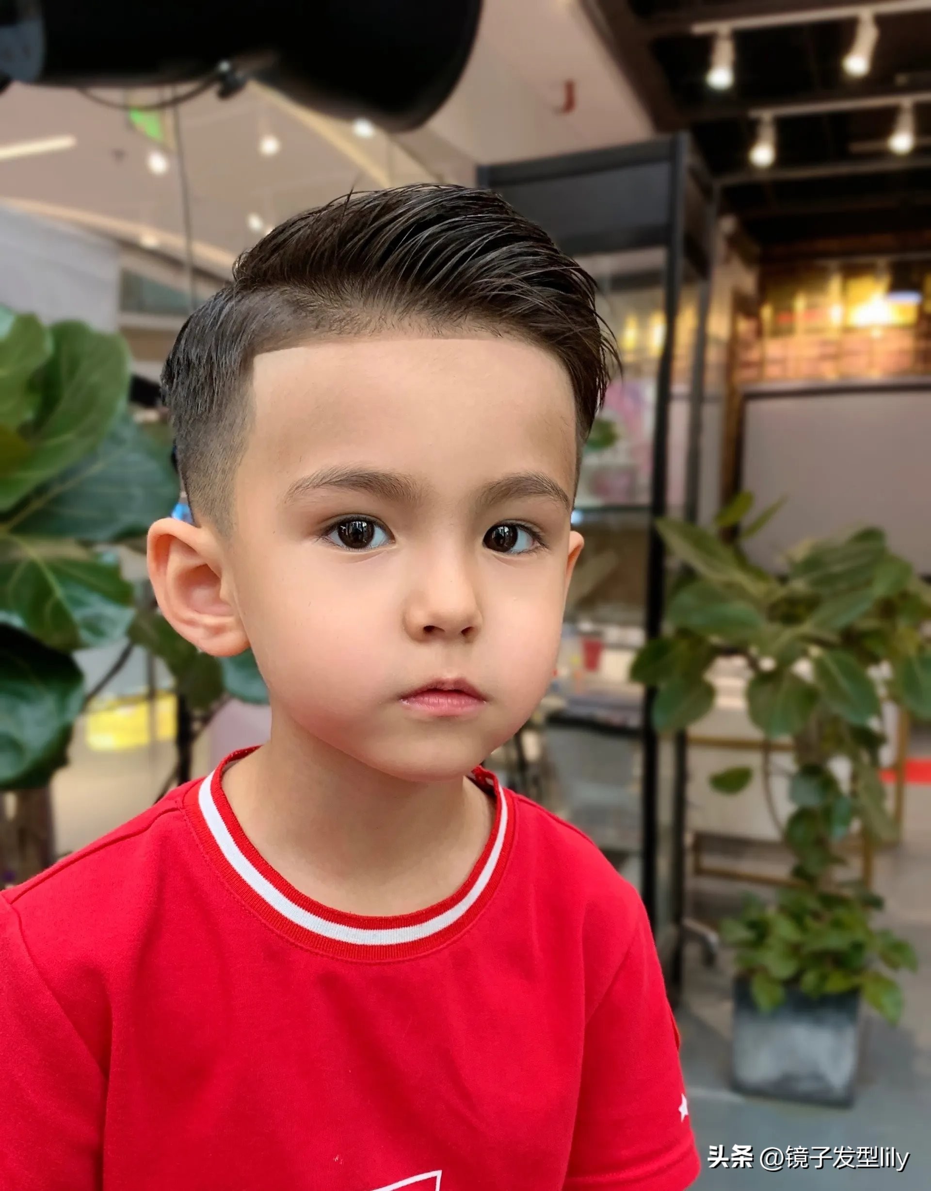 好看的发型小男孩又简单又帅,最帅气的小男孩发型19款