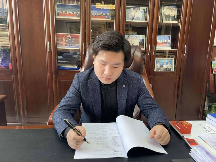 华山国际教育集团欢送任剑召委员参加渭南市政协会议