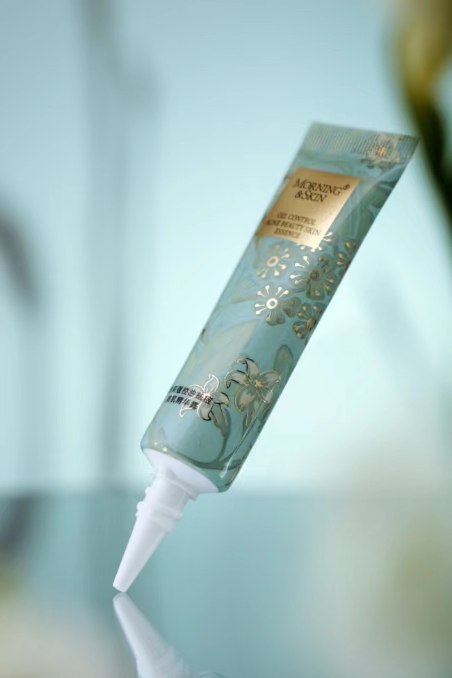 鐜帀钄荤鐥樻帶娌圭編鑲岀簿鍗庨湶鐢ㄦ硶,鐜帀钄绘姢鑲ゅ瑁呯帿鐟扮簿鍗庢补