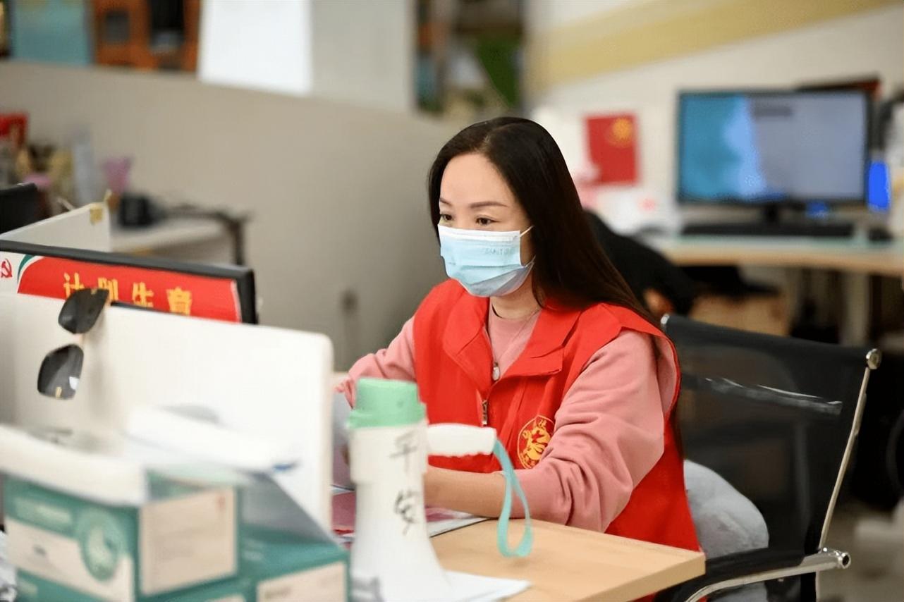 郑州社区女书记出面回应,郑州女社区书记