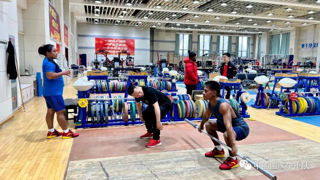 基里巴斯访华感受,基里巴斯举重运动员