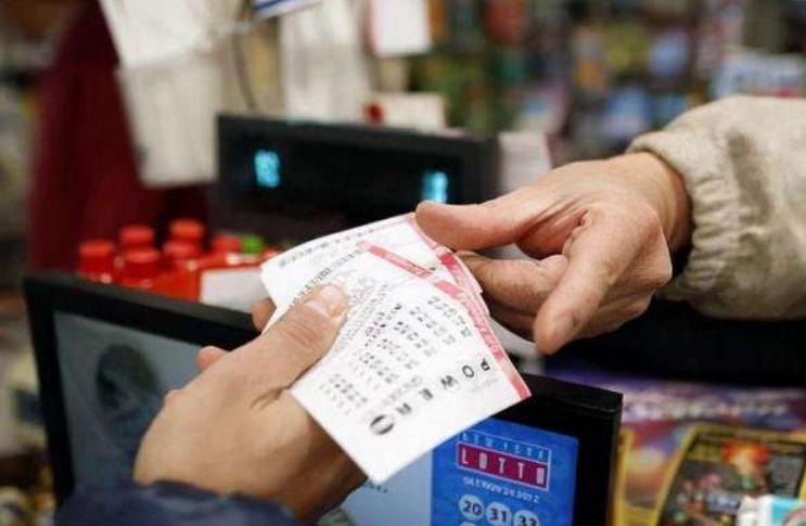 数学家连中14次彩票的万能公式,数学家曼德尔彩票公式