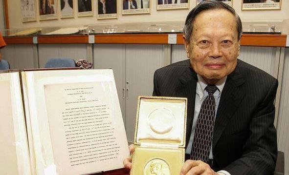 杨振宁教授和翁帆生活照,关于杨振宁教授与翁帆是否有孩子