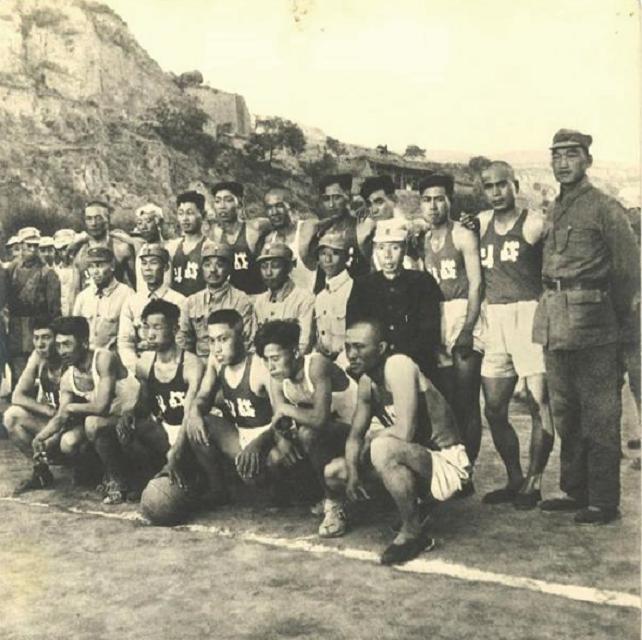 1959年毛主席命贺龙整治国足，贺龙只用一招，国足跻身亚洲第一