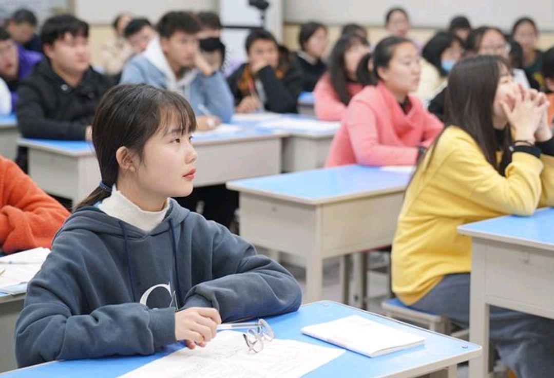 全国教师工资一般是多少,中外教师工资待遇对比