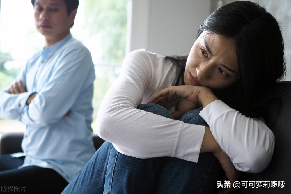 怎样劝老婆不与其他男人暧昧,女人和其他男人搞暧昧的后果