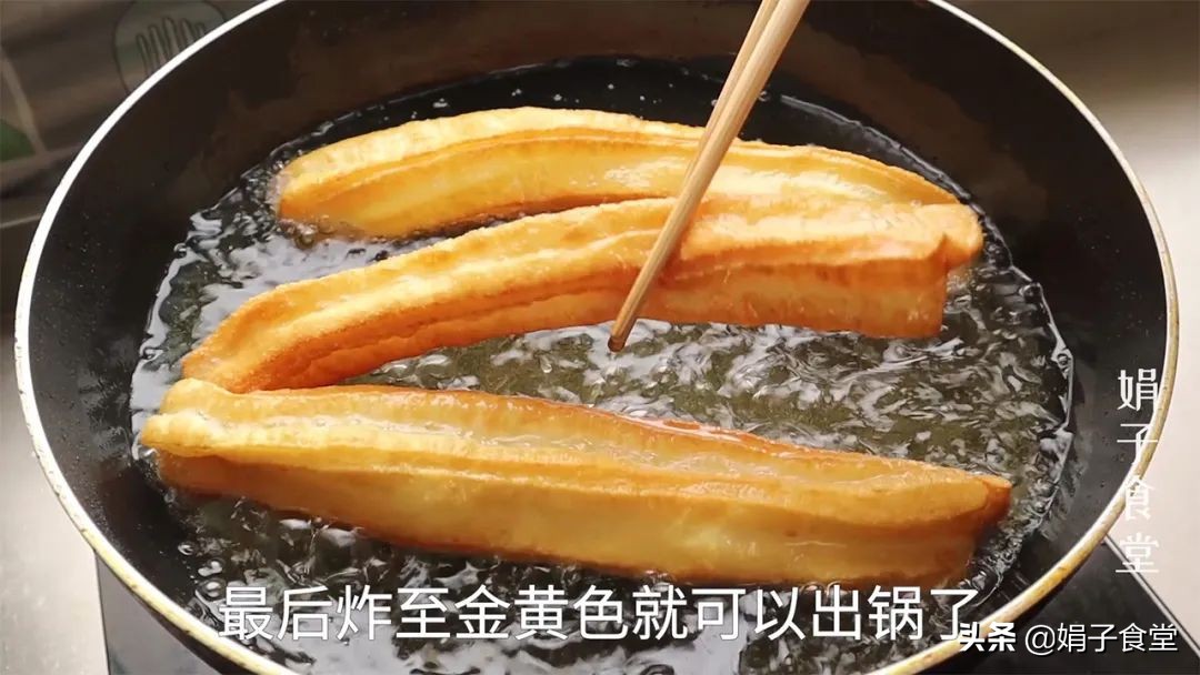 早上只需五分钟在家自制大油条,怎样能做出又软又脆油条