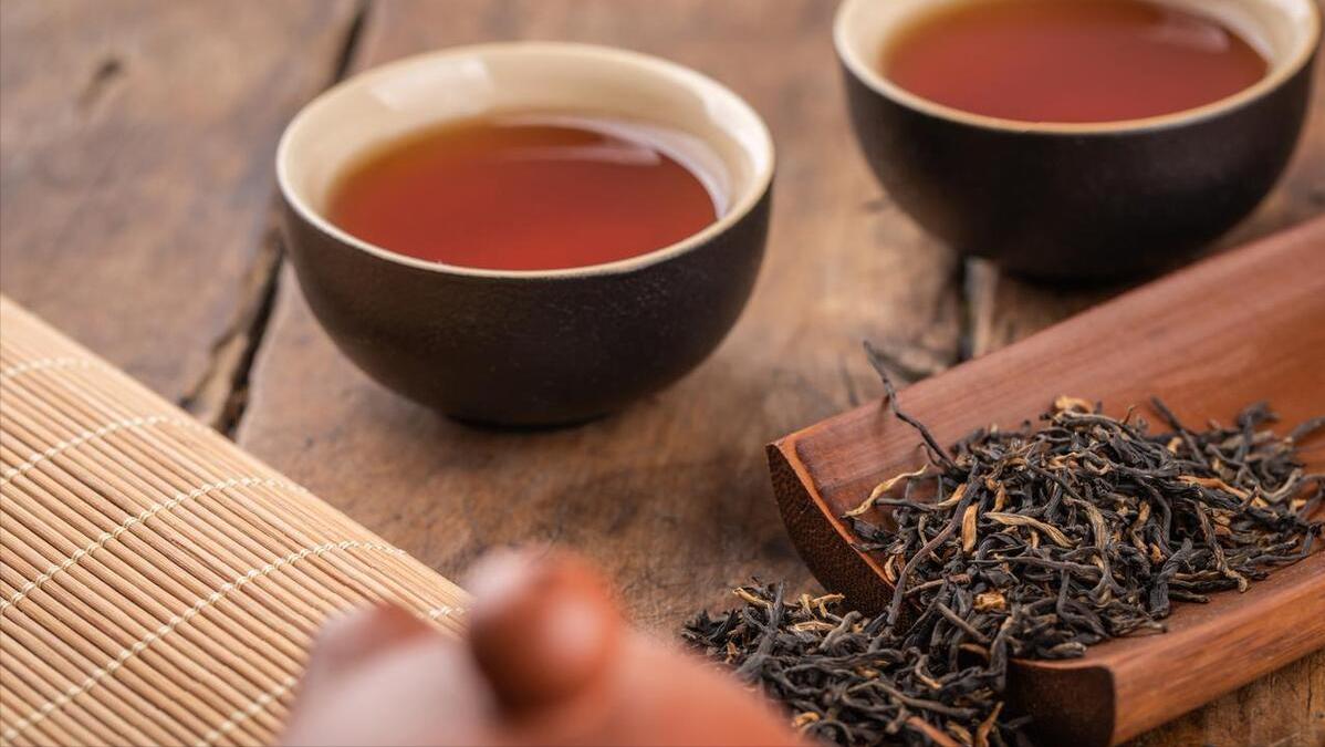 长期喝白开水和长期喝茶哪个健康,长期喝茶与长期喝白开水哪个健康