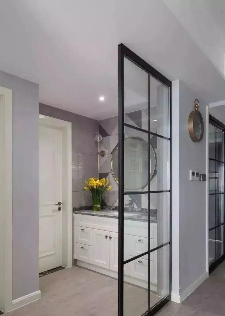 卫生间门对入户门化解神器,入户门对主卧对卫生间门怎么解决