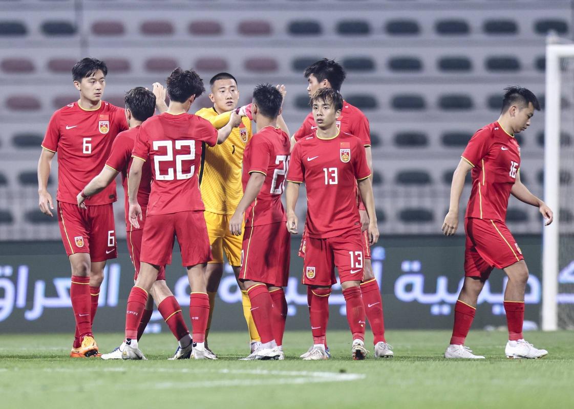 国足0-1日本遭两连败黄健翔,中国足球吐槽名场面黄健翔谈国足