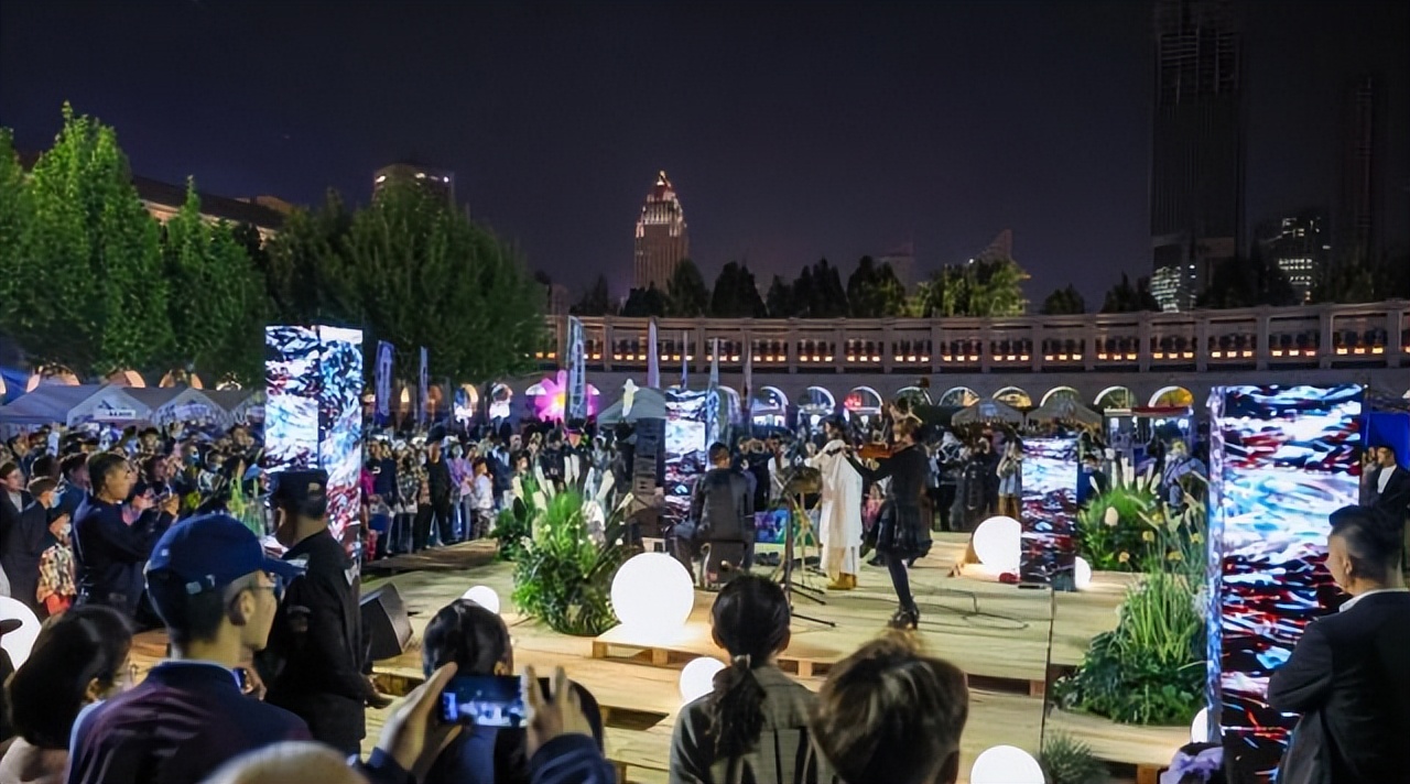 双向奔赴流量引擎激发消费活力,抓住消费经济时代的流量红利