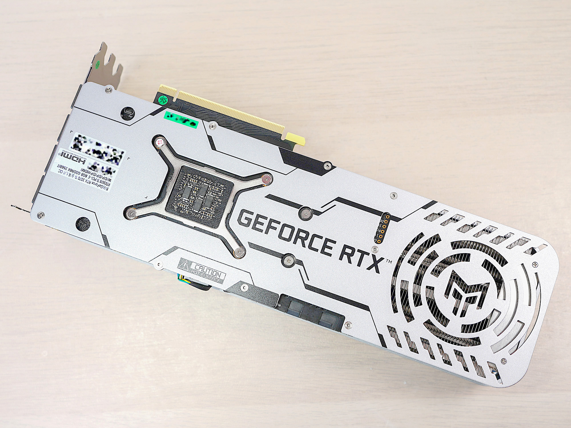 白银经典配色，最强风冷组合，能玩老头环，也是生产力的PC主机