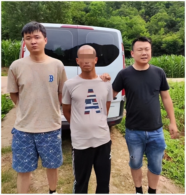 男子偷手机50元贱卖,男子网吧偷手机卖掉