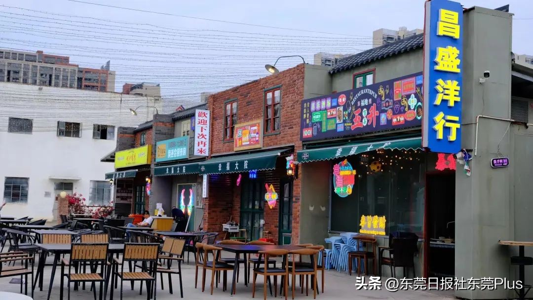 还记得福地水厂吗？这里藏了个「幸福大院」，能秒穿80年代的香港