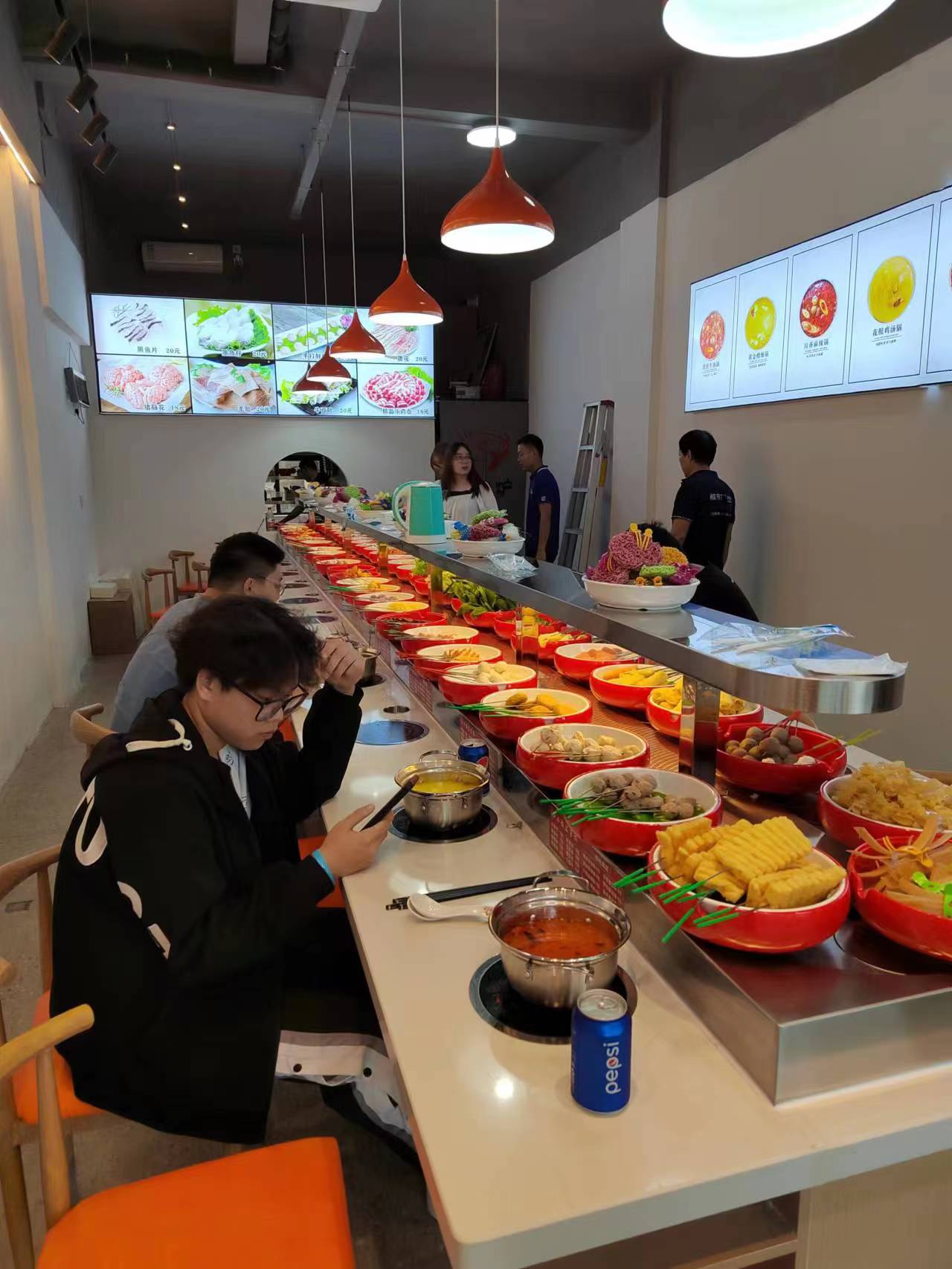 旋转小火锅设备价格表,转转小火锅操作流程