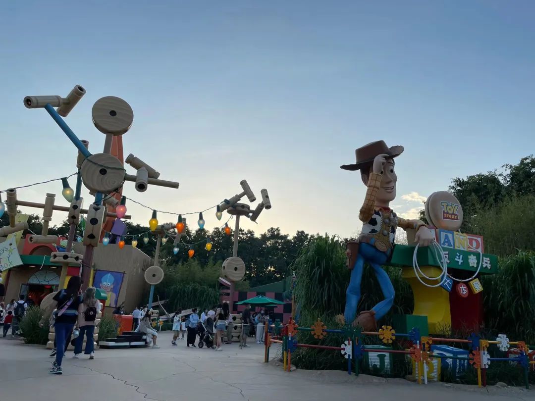 连续7年“见红”的香港迪士尼，请你挺住