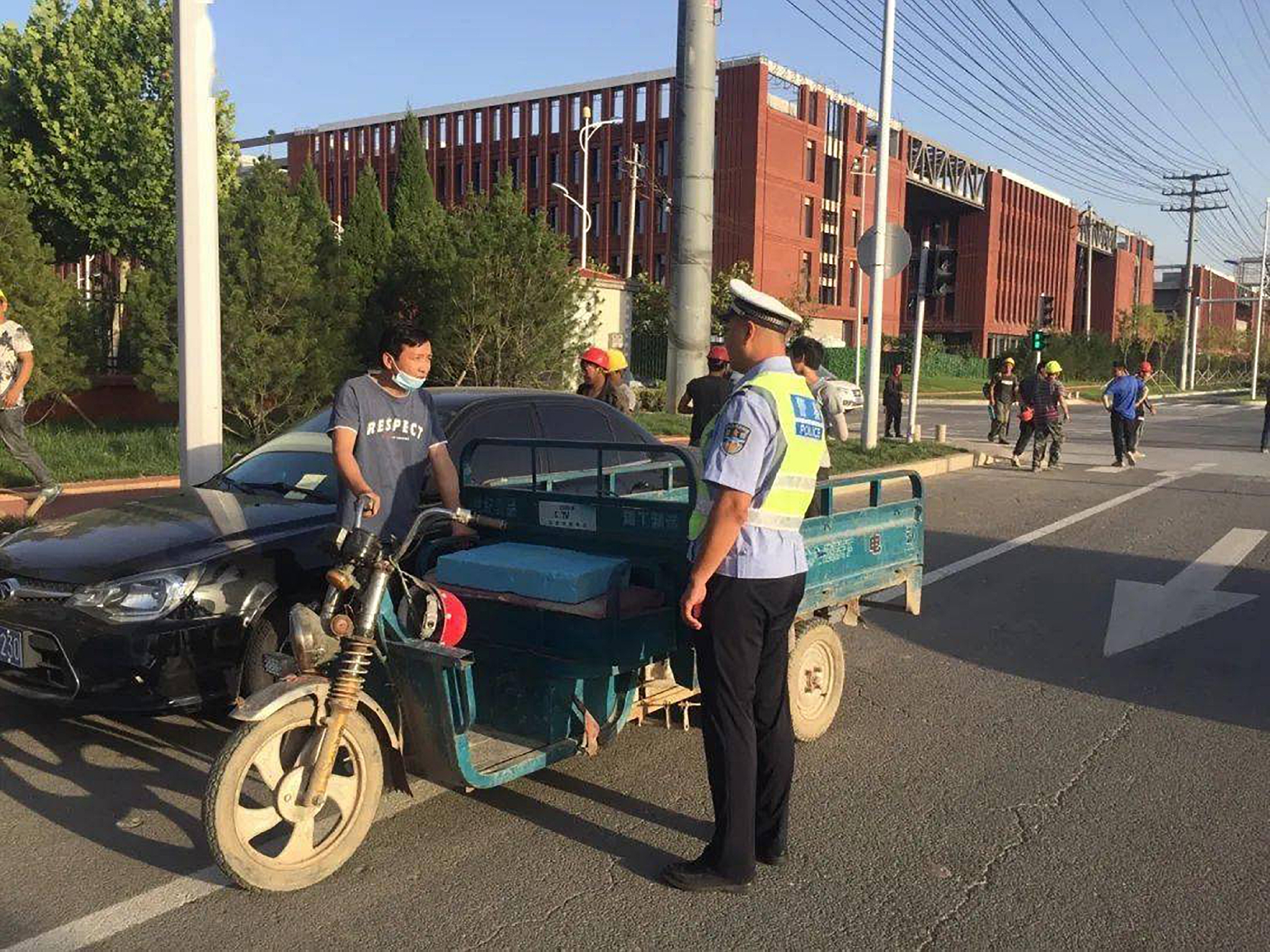 严查电动车上路政策是谁提议的,违规电动车还能上路吗