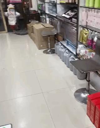 “千万！不要乱买东北风性感制服…”哈哈哈哈试穿后过于刺激