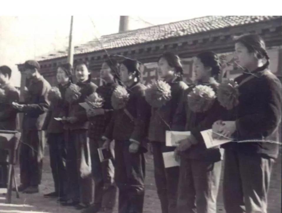 恢复高考第一年文科女状元,恢复高考后第一女状元