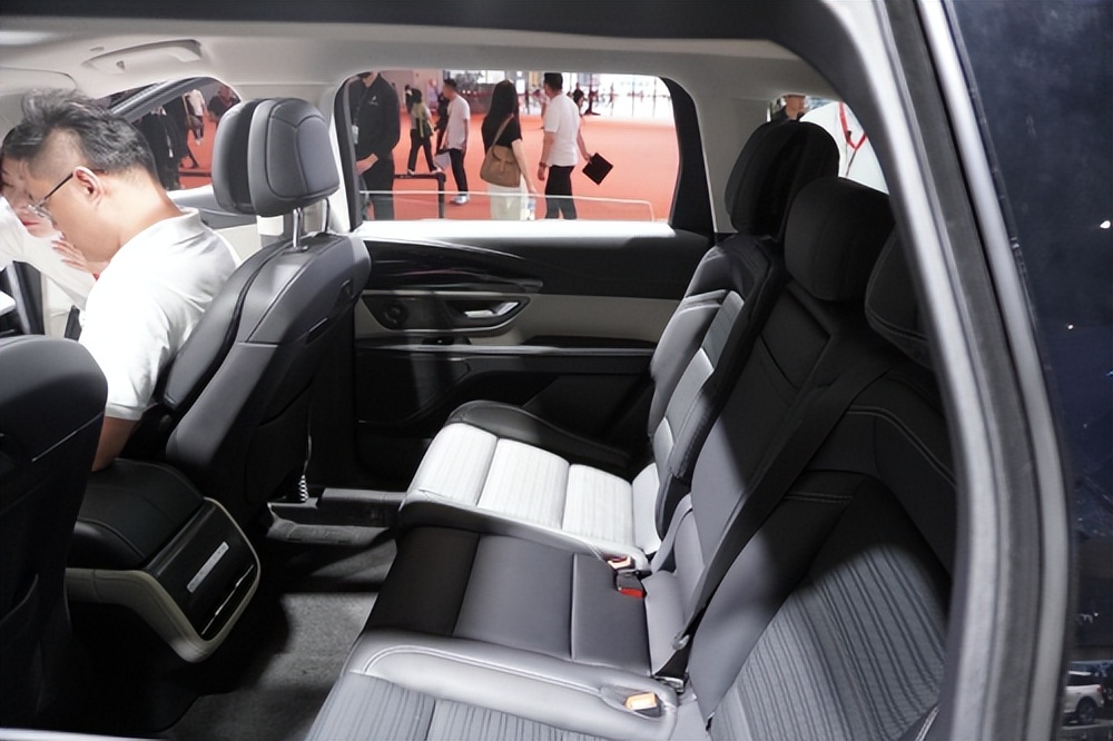 q5l和航海家2.0t如何选择,父母旅行开什么车