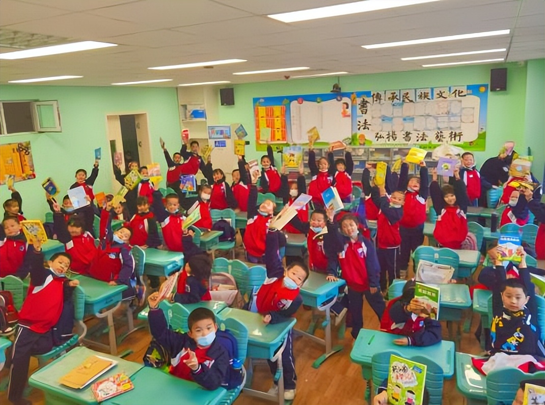 金山和朋友们的“衣旧温暖·爱心书屋”公益之路