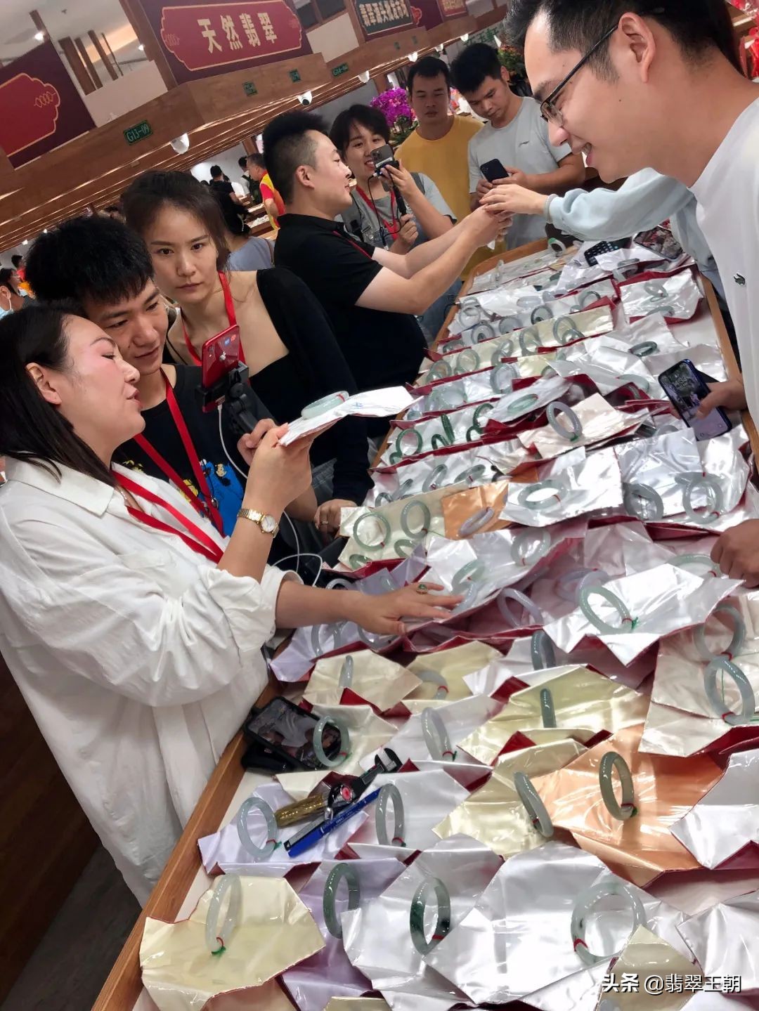 平洲卖场直播,平洲益众珠宝玉器大楼开业