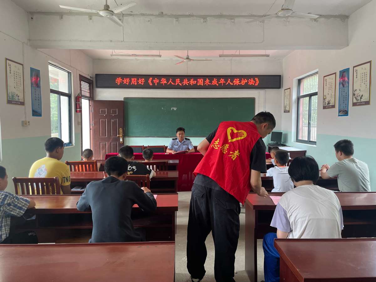 法治宣传进校园普法活动促成长,法制宣传进校园普法教育促成长