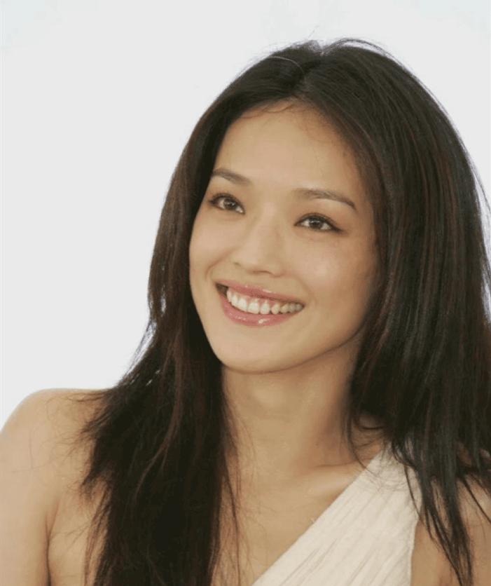 八字刘海怎么打理才不会显头秃,12岁圆脸头秃长发适合剪什么刘海