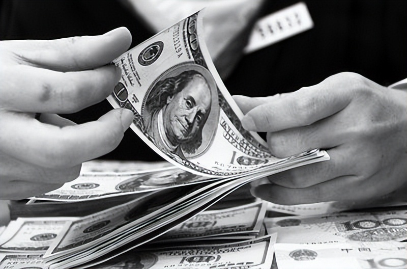 华人富豪捐了300亿给美国,爱国人士捐款一千万