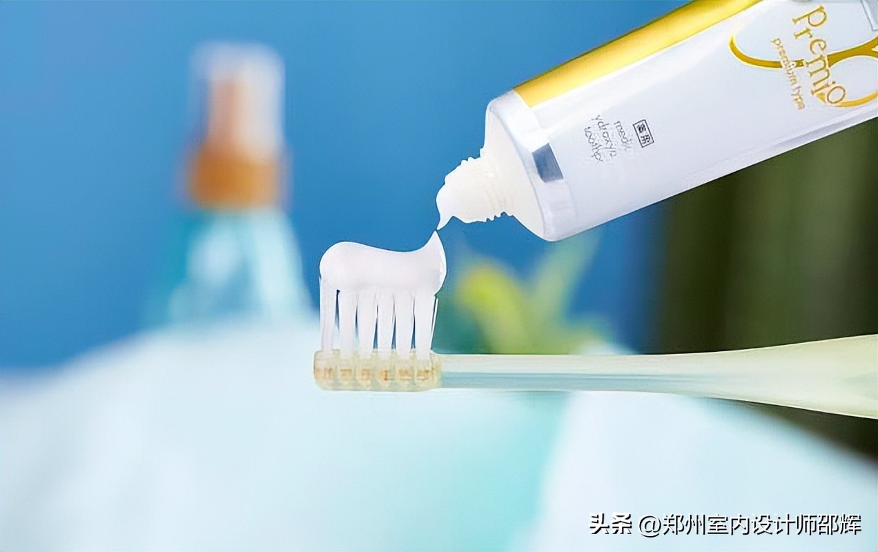 装修墙面黑印怎么处理,房间白墙重新刷怎么处理