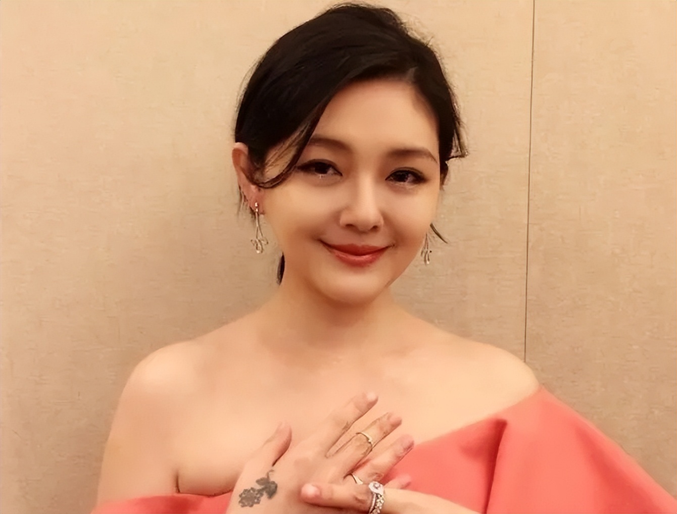 鐜颁换鑰佸叕琚墠浠婚獋,鐜颁换涓堝か琚墠澶獋