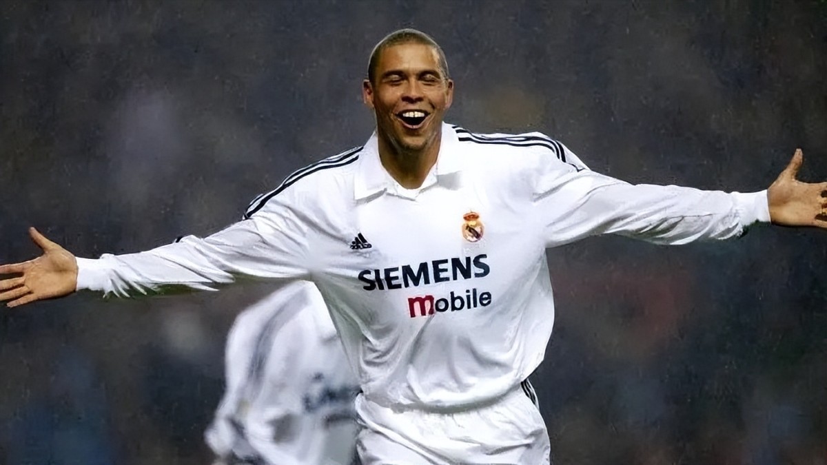 罗纳尔多曾经效力过几个俱乐部,罗纳尔多现身价