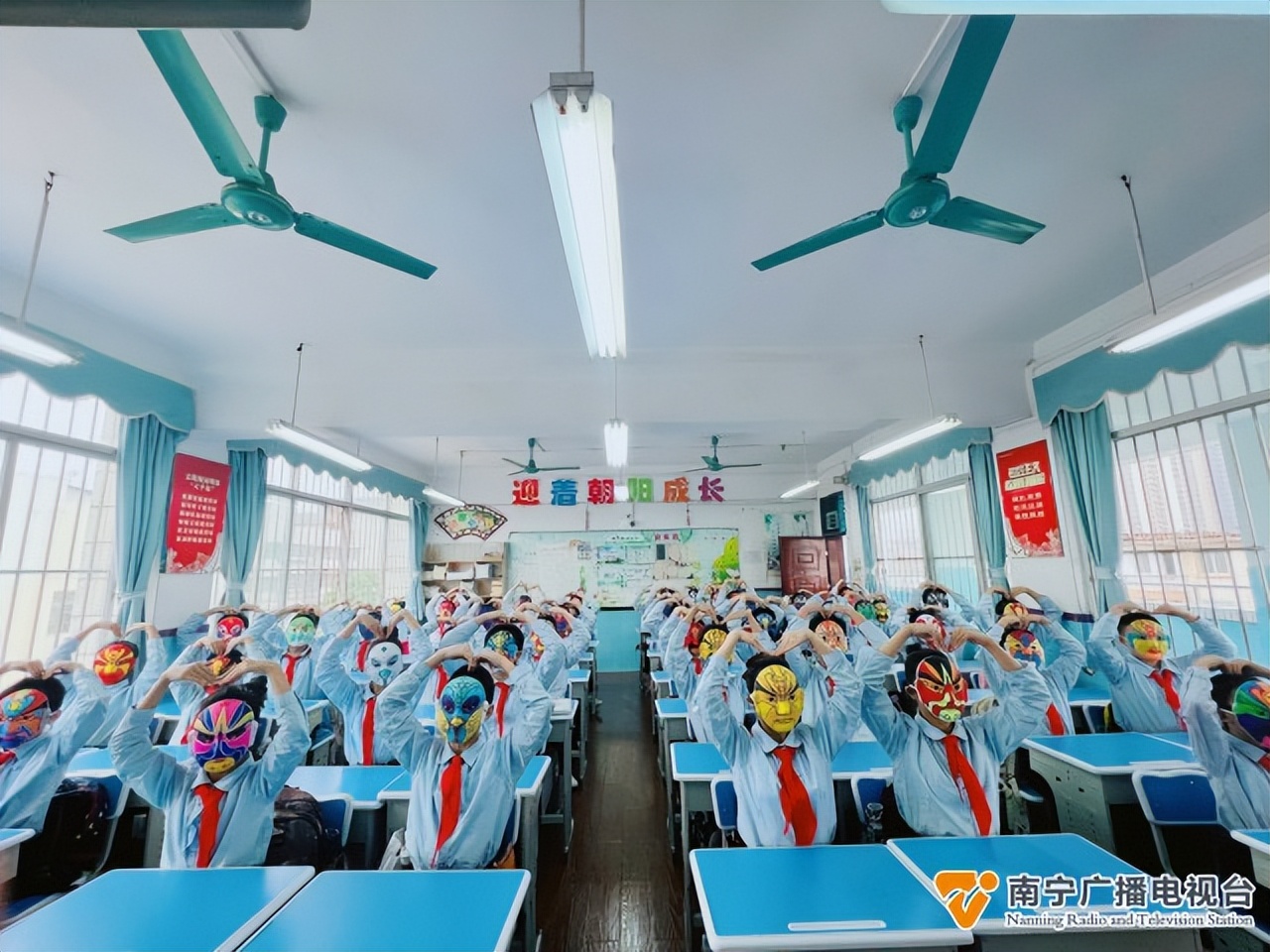 戏曲黄色面具的脸谱怎么画,中国戏曲脸谱的一幅完整儿童画