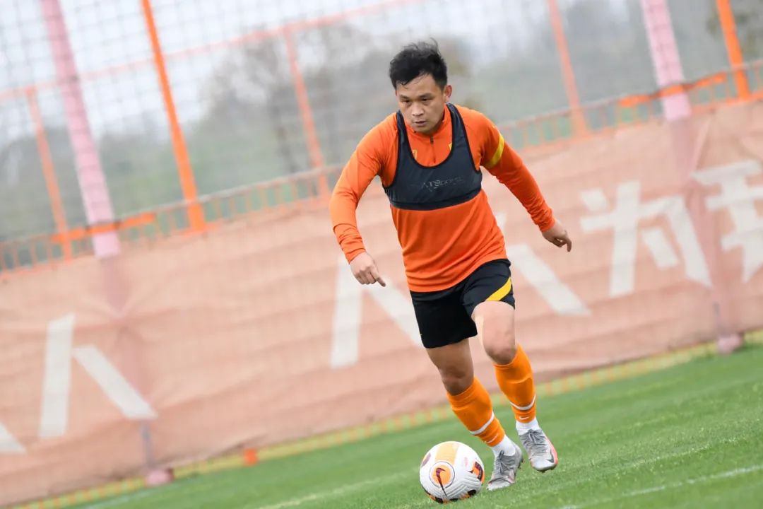 季前备战|阴雨消散，武汉队继续热身赛节奏