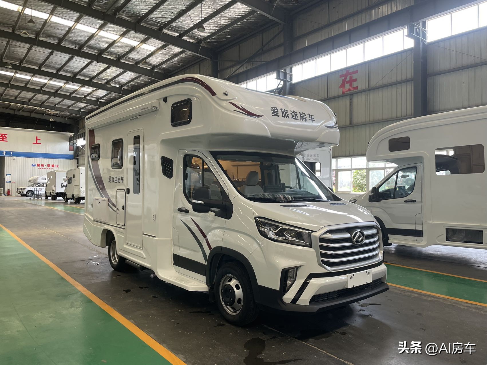 退休后逐梦旅行开啥车？夕阳红2号，精装修2室一厅，真适合老年人