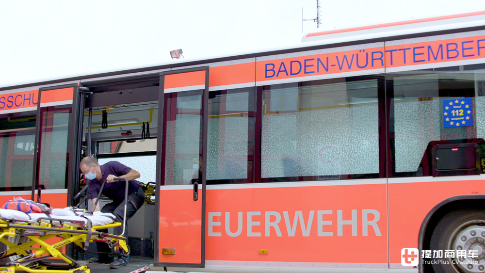 由12米奔驰Citaro公交改装，这么大的救护车，到底有何专业用途？