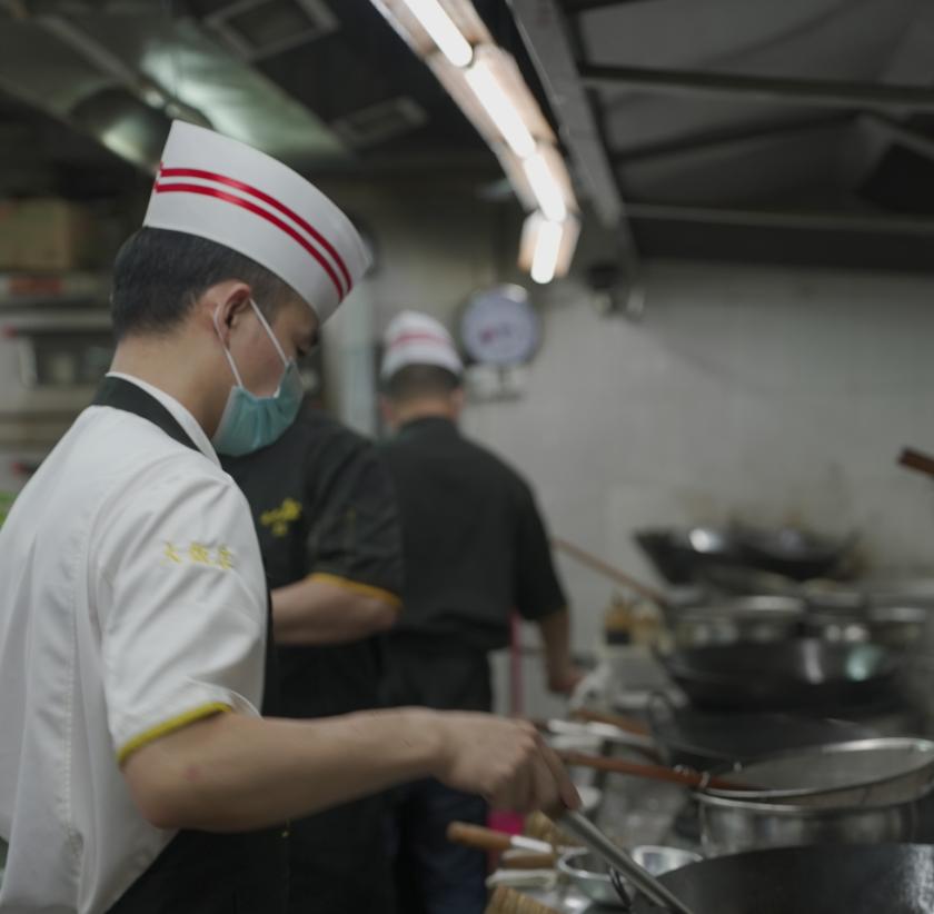 做了十年的厨师想改行,80后转行厨师的难度