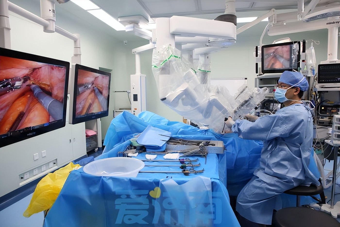 精准切除肿瘤机器人,仁济医院前列腺癌机器人手术