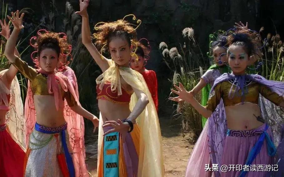 会踢球的蜘蛛精，本是王母的心腹七仙女，她们为何被无情抛弃