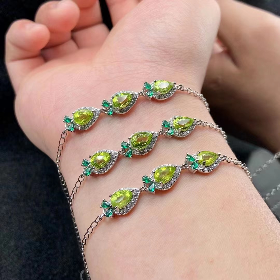 特别细的手链怎么戴,戴便宜表丢人吗