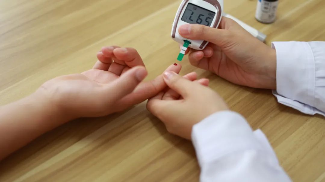 降糖神药二甲双胍正确使用方法,降糖神药二甲双胍一天吃多少